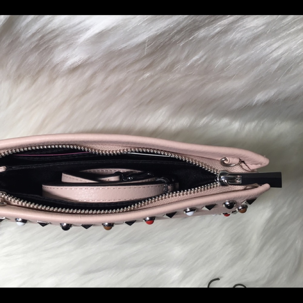 NWT_vince camuto pink Leather cross body wristlet - Picture 4 of 6